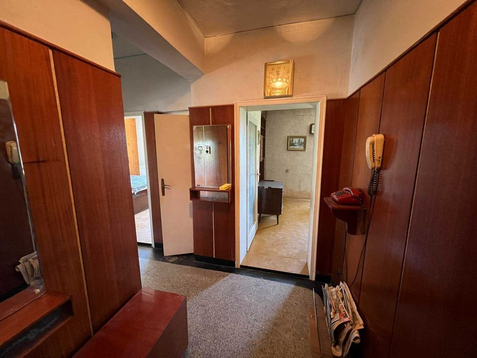 Продава се Двустаен апартамент в Добрич, Автогара - 78 кв.м за 885 €/кв.м - Снимка #1