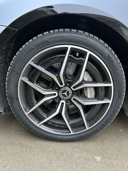Оригинални джанти със зимни гуми 19 цола E class