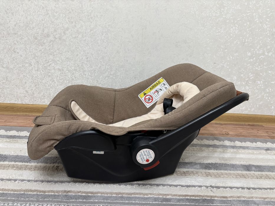 Продам коляску 3 в 1