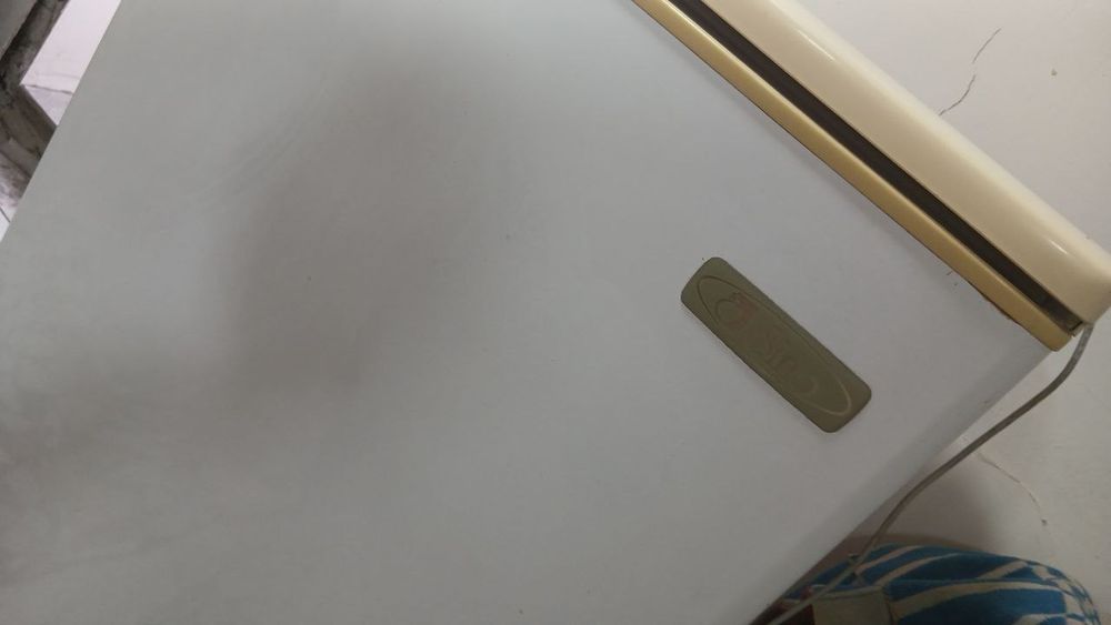 Холодильник сотилади