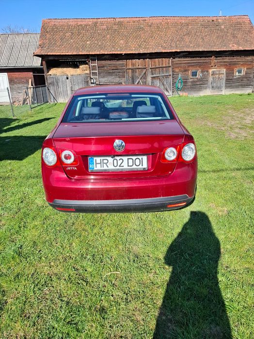 Vând Volkswagen Jetta