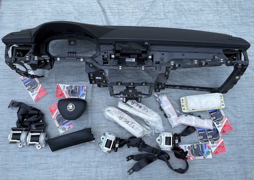 Skoda Scala kit airbag volan pasager genunchi  plansa bord - centuri