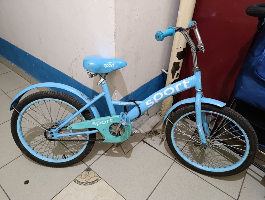 Продам коляску и велик