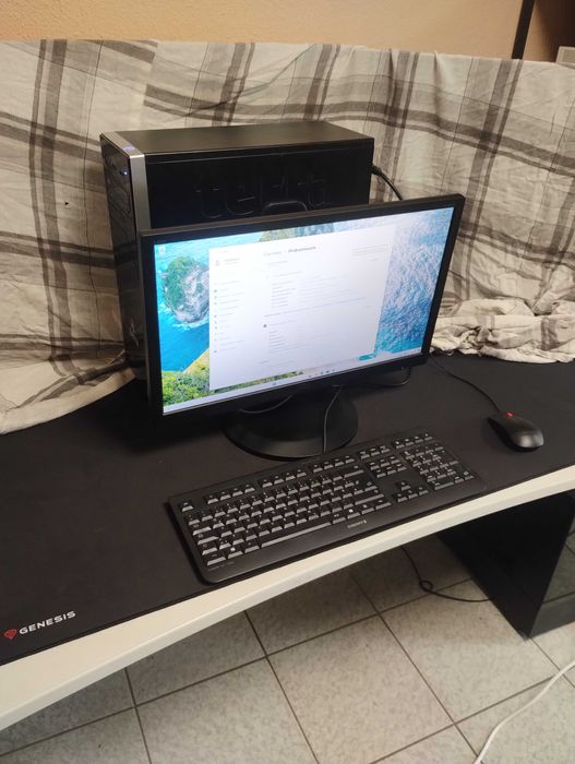 Moщен Компютър - Core i5-9500 - 8 GB DDR4 RAM - 512 NVME + 22 Инчов Монитор + Клавиатура и Мишка