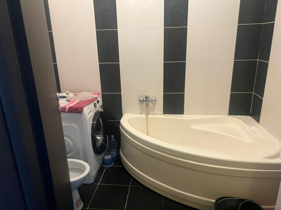 Inchiriez garsoniera