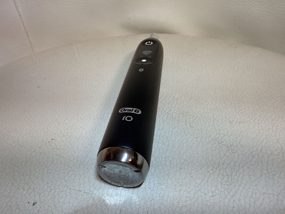 Periuta Oral B io9 Black