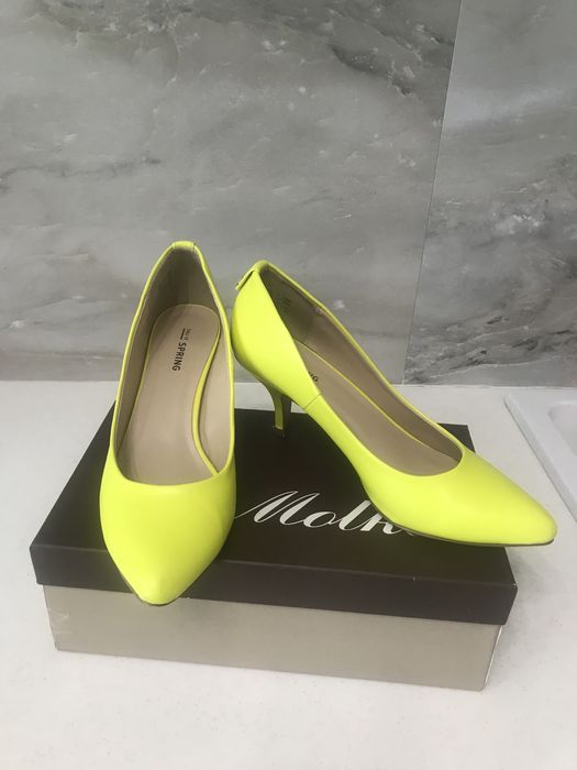 Продам красивые стильные туфли