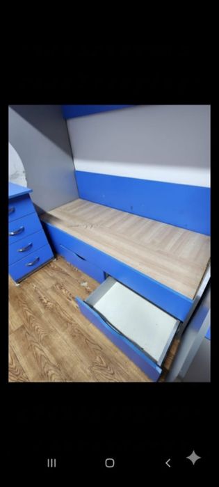 Продам спальный гарнитур