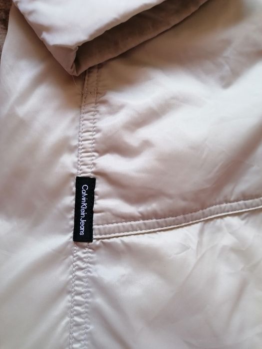 Geaca damă Calvin Klein jeans umplutura de puf și pene