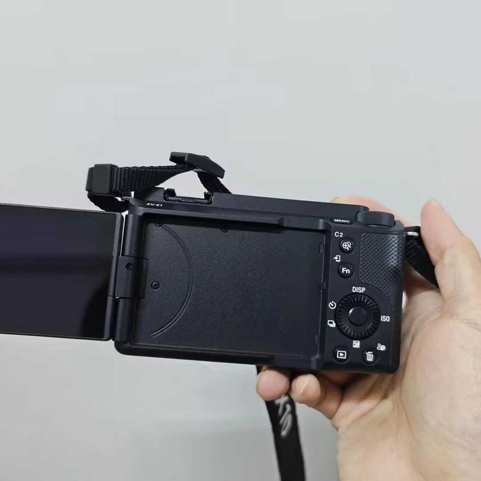 Камера Sony ZV-E1 Full-Frame (клетка SmallRig, кулер Ulanzi, 3 АКБ)