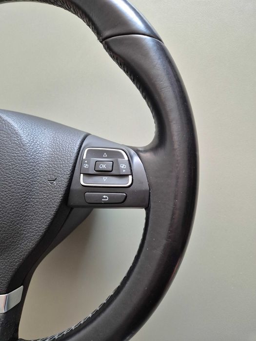 VW мултифункционален кожен волан – Golf 5/6, Passat B6/B7, CC, Caddy, Touran