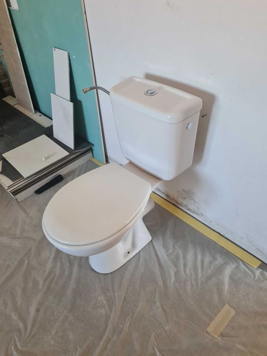 Wc  Ideal Standard+ chiuveta cu picior nefolosite,stare foarrye buna