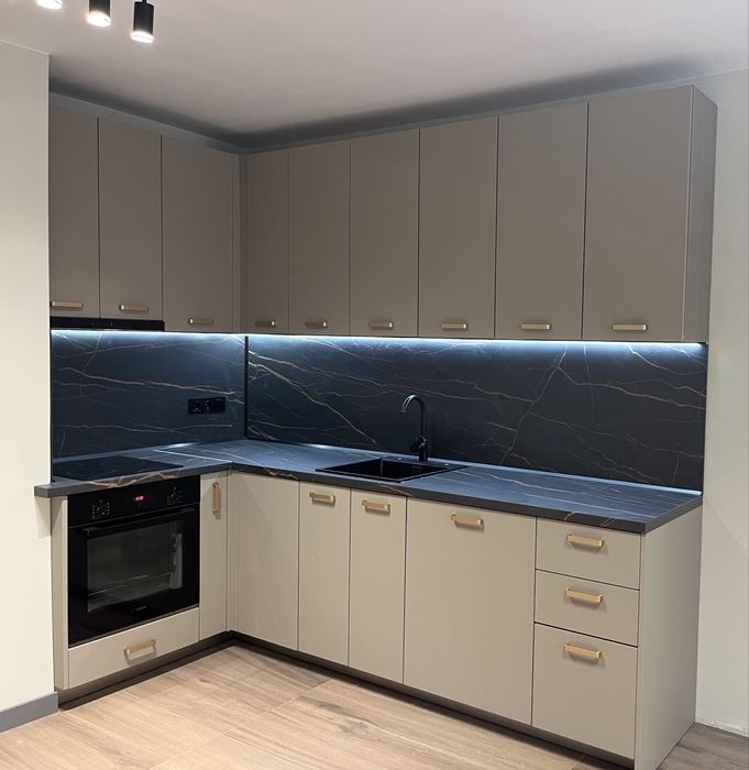 Продава се Тристаен апартамент в София, Манастирски ливади - 80 кв.м за 2525 €/кв.м - Снимка #12