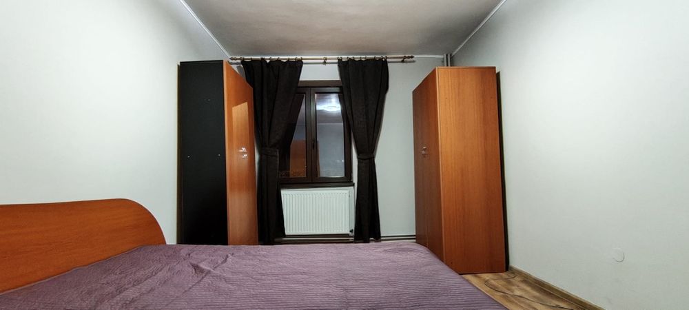 Vând apartament decomandat