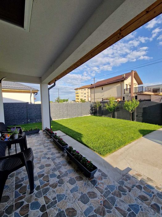 Casa moderna de vanzare, Isalnita,90MP util + 30MP doua terase,curte spatioasa, panouri fotovoltaice