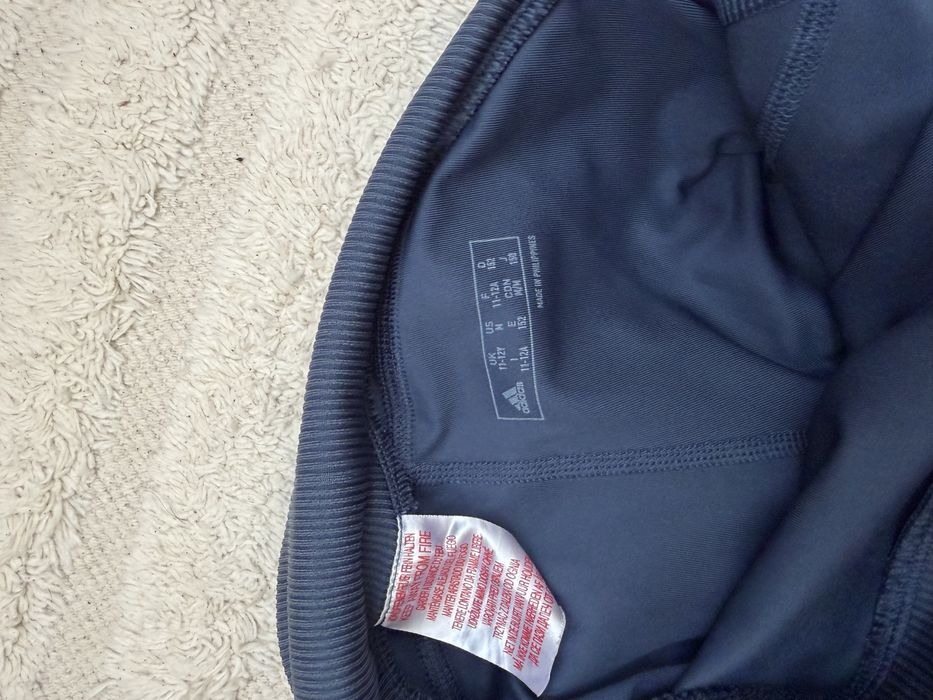 Клин Adidas.Размеи 11-12 г