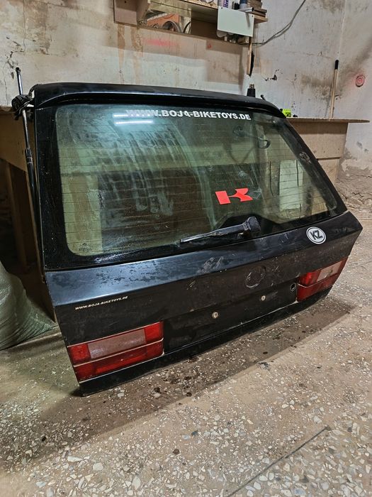 Продам крышку багажника от BMW