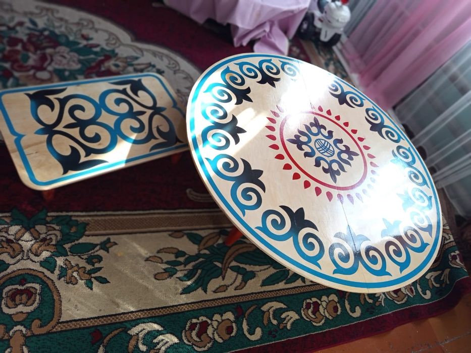 Продам столы казахские складные