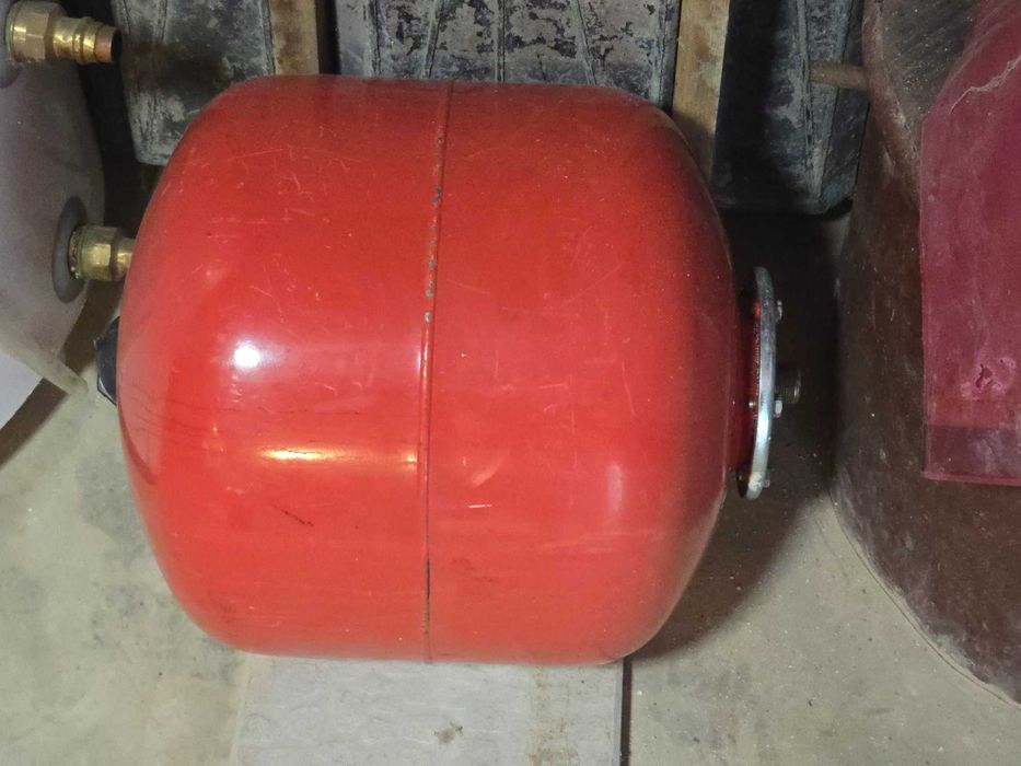 Boiler Termic 200l cu o Serpentina Remeha Emailat Panouri solare apa caldă