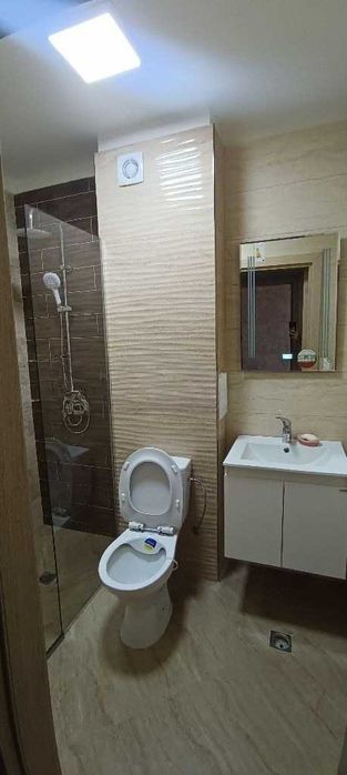 Дава се под наем Двустаен апартамент в Божурище - 72 кв.м за 440 € - Снимка #2