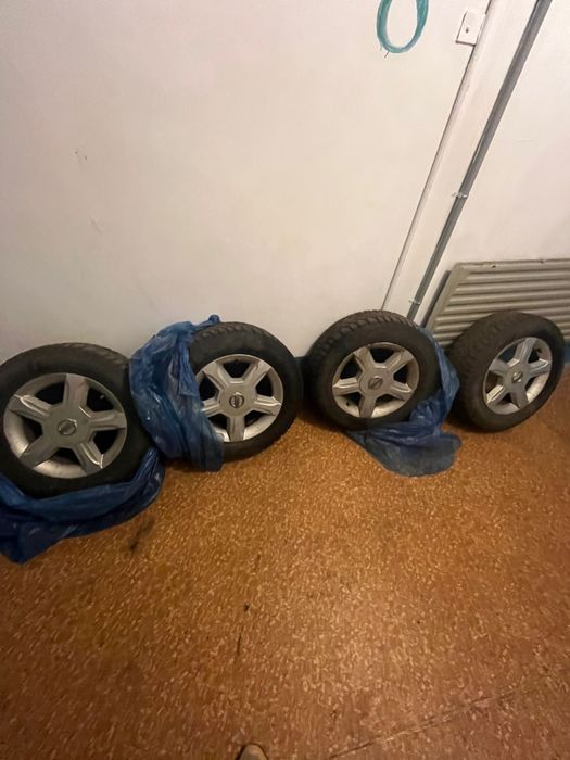 Продам комплект колес