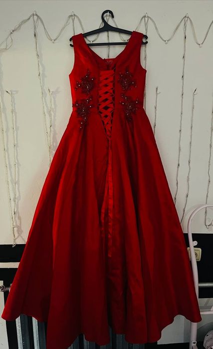 Продаётся Шикарное платье