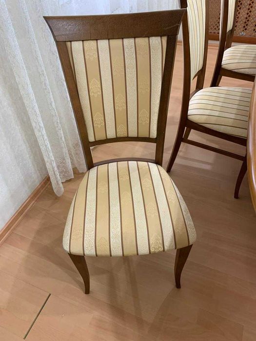 Продаю стол и 8 стульев, г. Караганда