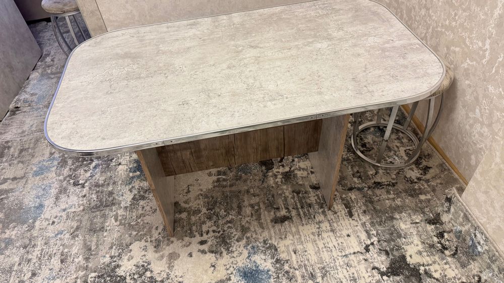 Продается стол дешева