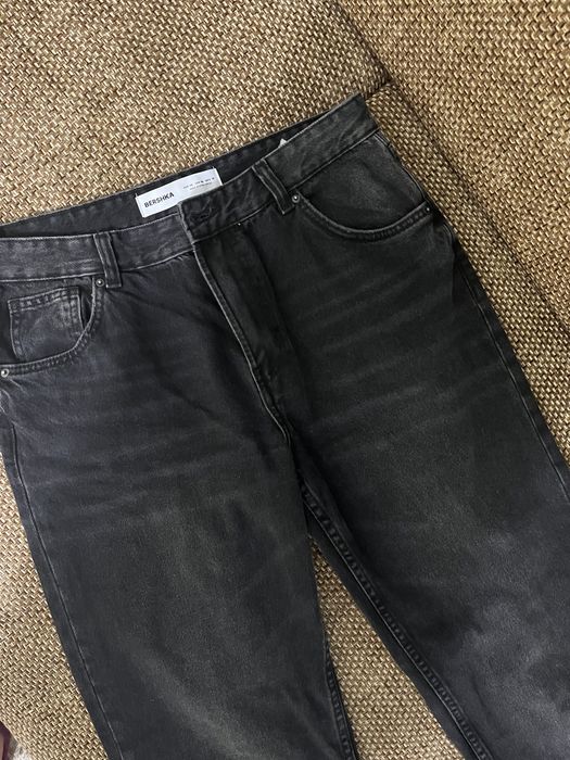 черные джинсы Bershka