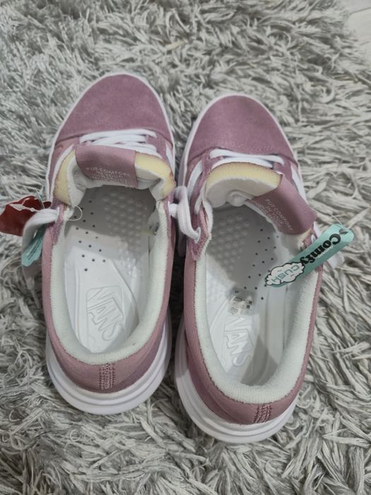 Дамски маратонки  VANS -нови