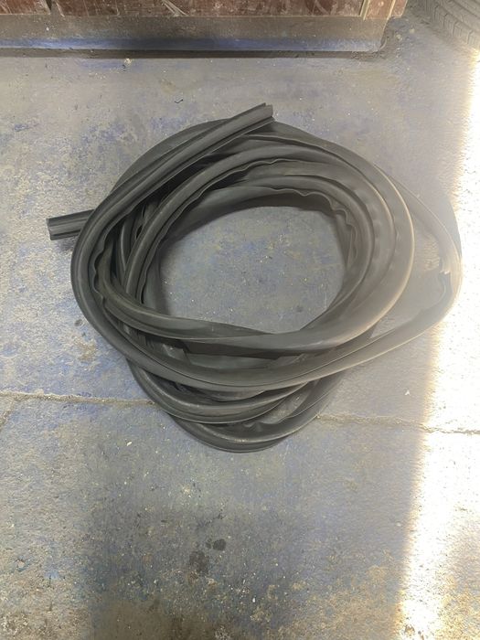 Уплотнитель на двери