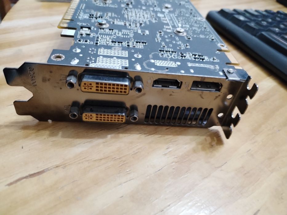 Продам видеокарта GTX 550 ti