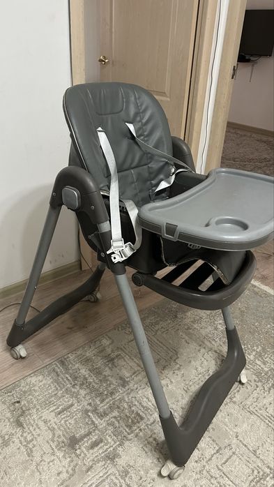 Продам детский почти новый стульчик