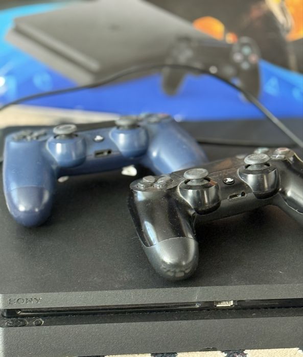 Vand Play S tation 4 Slim