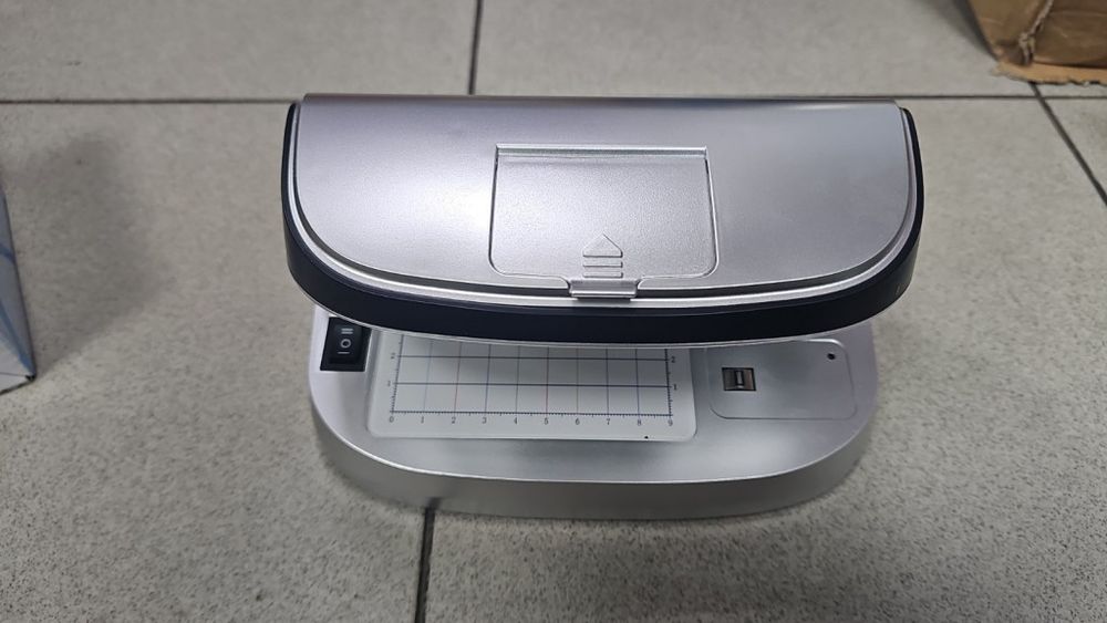 Детектор за фалшиви банкноти – преносим UV детектор с магнитен сензор