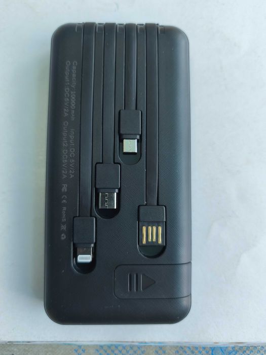 Baterie externa - power bank 10000 mAh cu cabluri si incarcare solara