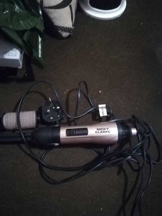 Електрически ролки за коса и преса