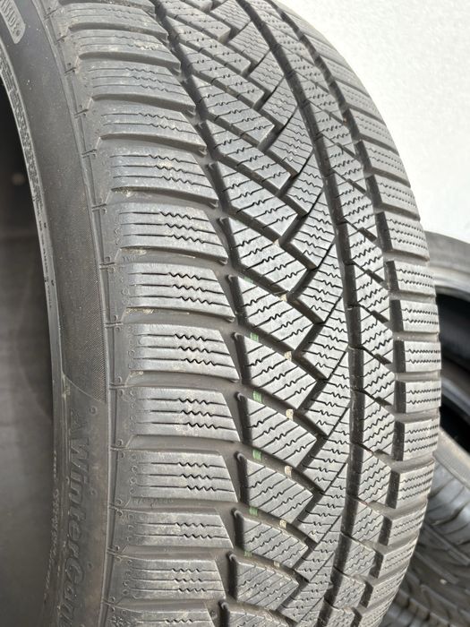 Зимни гуми 235/40/18 Continental