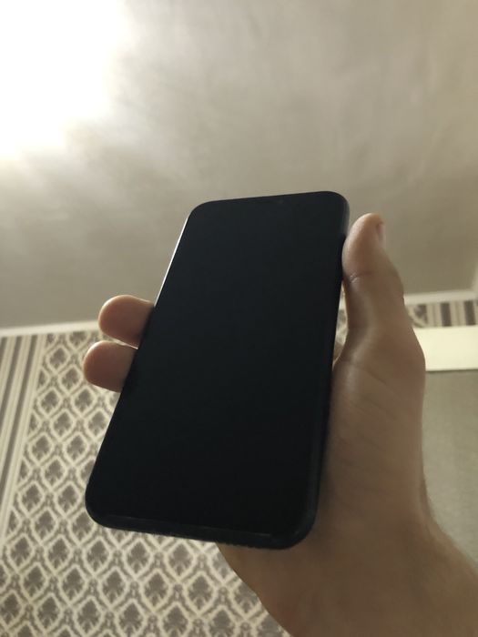 Iphone xr 64gb yomkost 77%