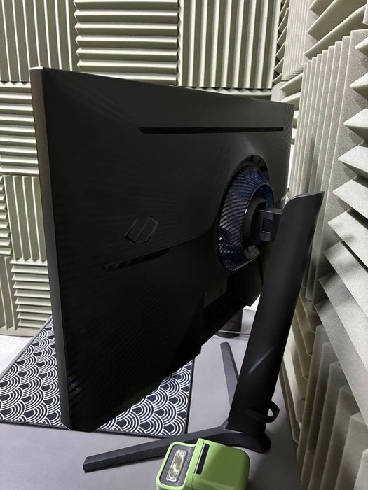 Игровой монитор Samsung G4 Odyssey 27