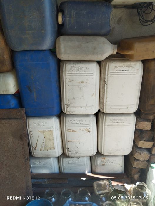 Продам канистры пластмассовые