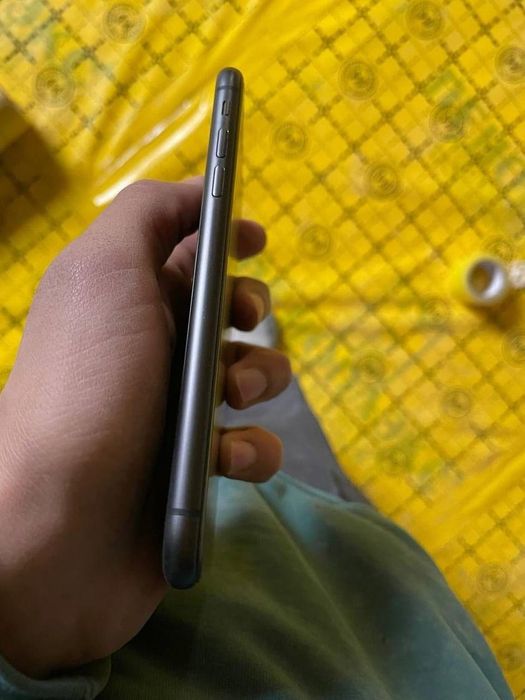 Iphone 11 sotiladi srochni