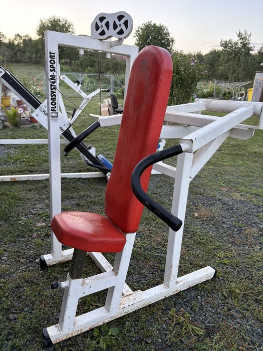 Aparat fitness Shoulder Press – aparat pentru umeri și tricepși