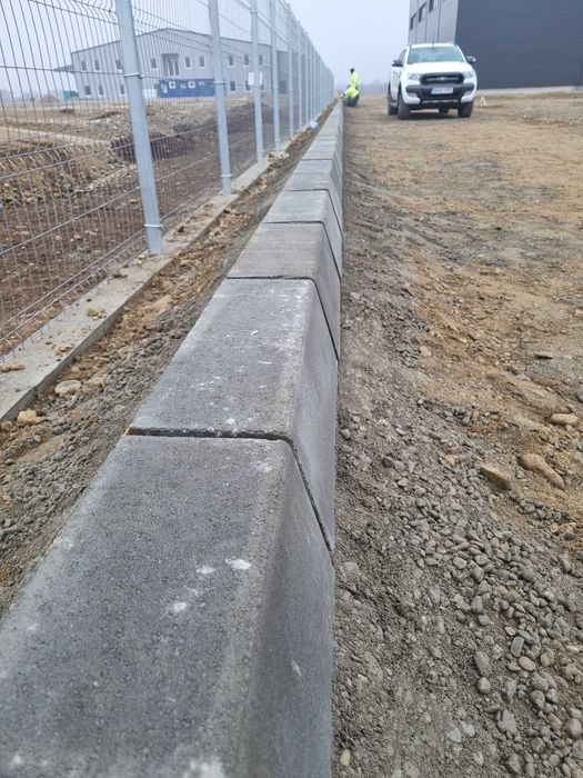 Amenajări parcări cu pavaje.