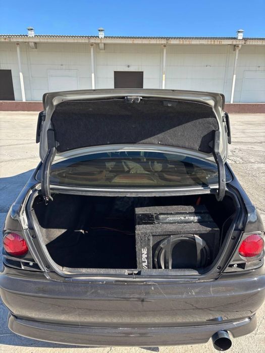 Lexus IS200 / монстр