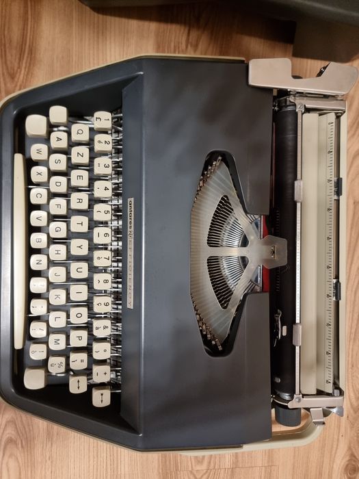 Masina de scris Antares de calatorie documente originale 1968 function