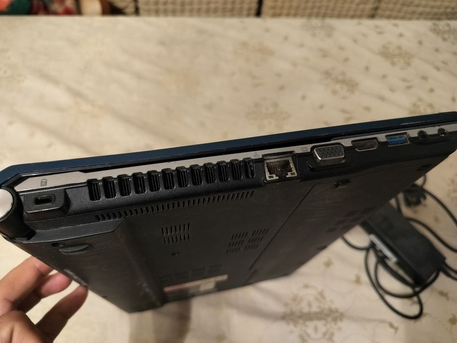 Продаётся ноутбук Asus aspire 5830