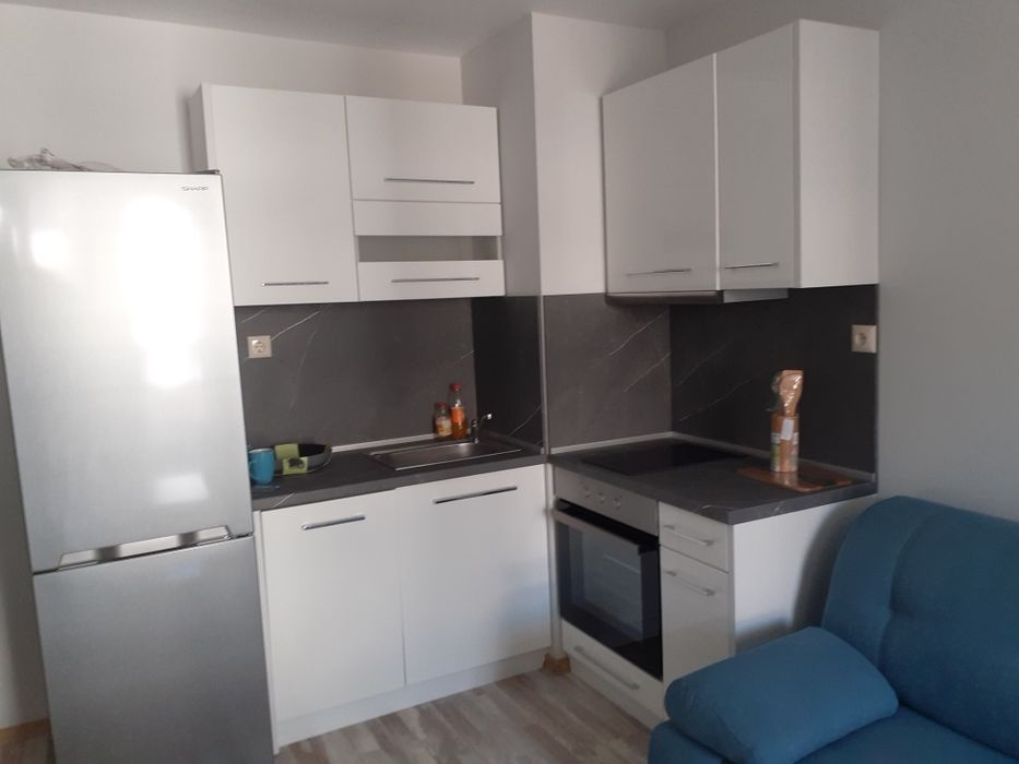 Мебели по поръчка Кухни по индивидуален проект