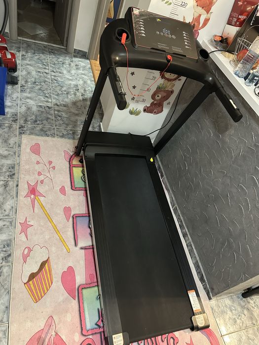 Banda de alergat  suportata 130 kg folosita de cateva ore! Ca noua