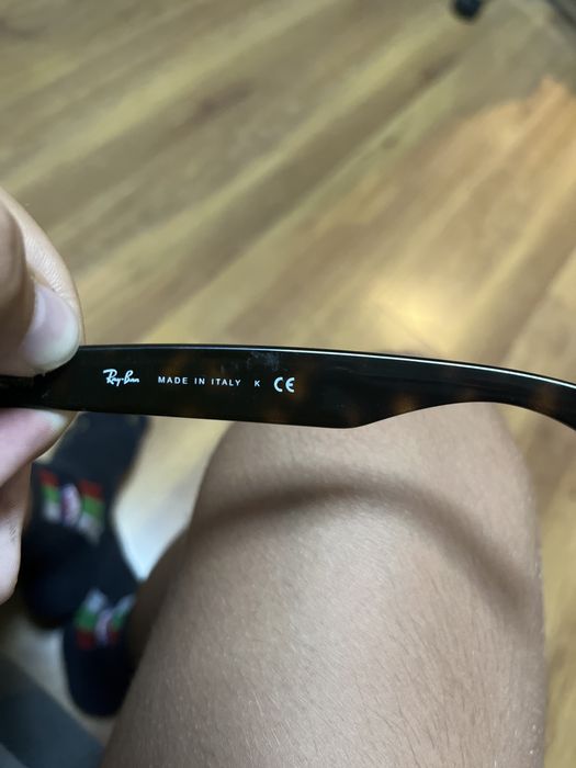 Продавам очила RayBan модел RB 2132